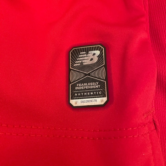 NB Leyton Orient Red Frontline Heroes 20-21 Home Kit “Sponsored" by Harry Kane - Picture 4 of 5